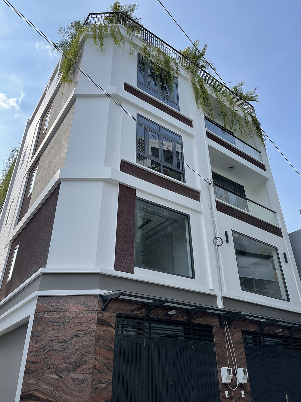 Mở bán 4 căn nhà 3 lầu tkế Singapore, full n.thất, mới 100%, hẻm ôtô Nguyễn Văn Lượng-gần City Land